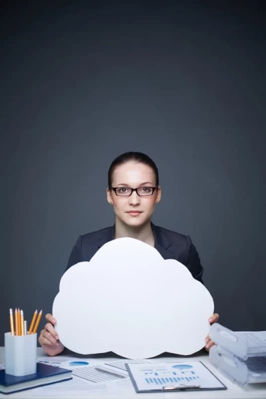 Cloud-Based Software vs Traditional Software: Key Differences
